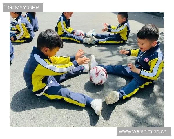 可爱足球明星幼儿版形象展示让孩子们爱上足球的乐趣与梦想
