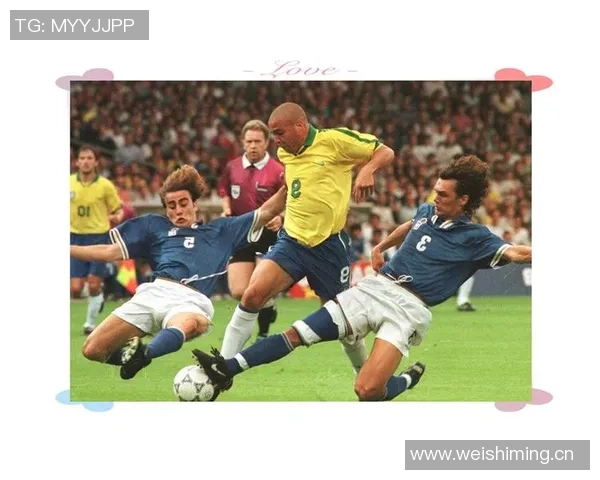 从小球场到世界舞台足球明星们的儿时梦想与奋斗历程